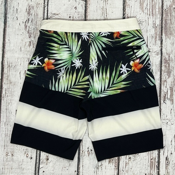 Vans Beach Summer Board Shorts Floral Bathing Suit Swim Trunks Men's Size 30 - Picture 2 of 9